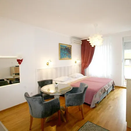 Moonstone 1 Apartment *